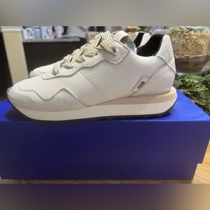 P448 Women’s Sneakers